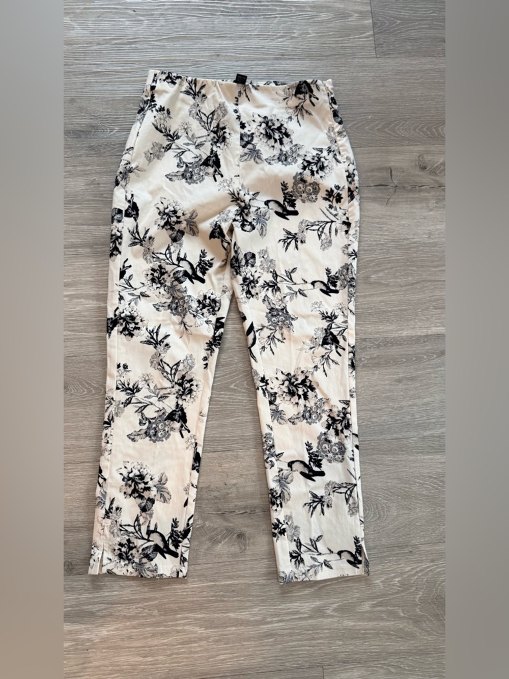 Who What Wear Black and Cream Floral Pants